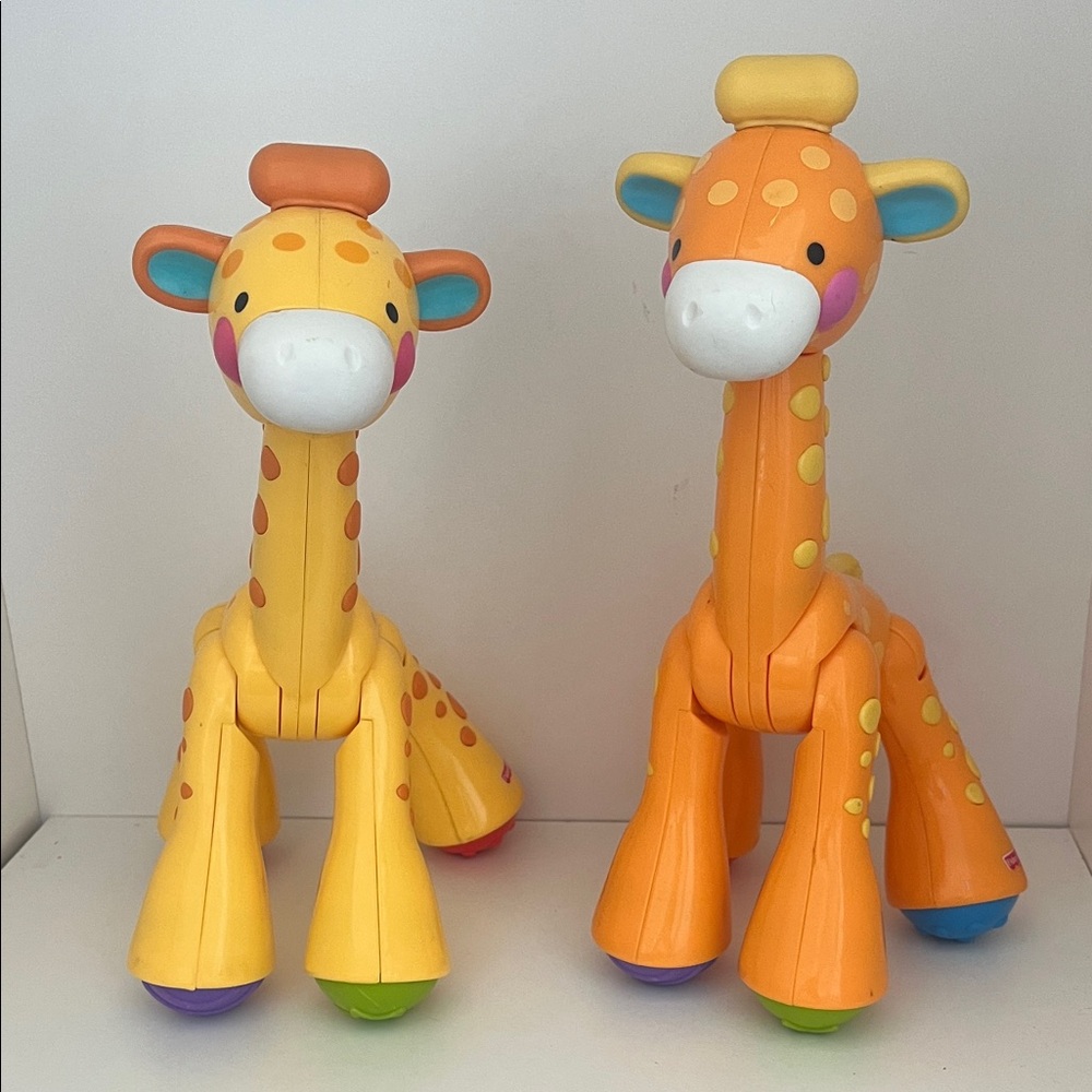 Set (2) Fisher-Price Amazing Animals Click Joint Giraffe